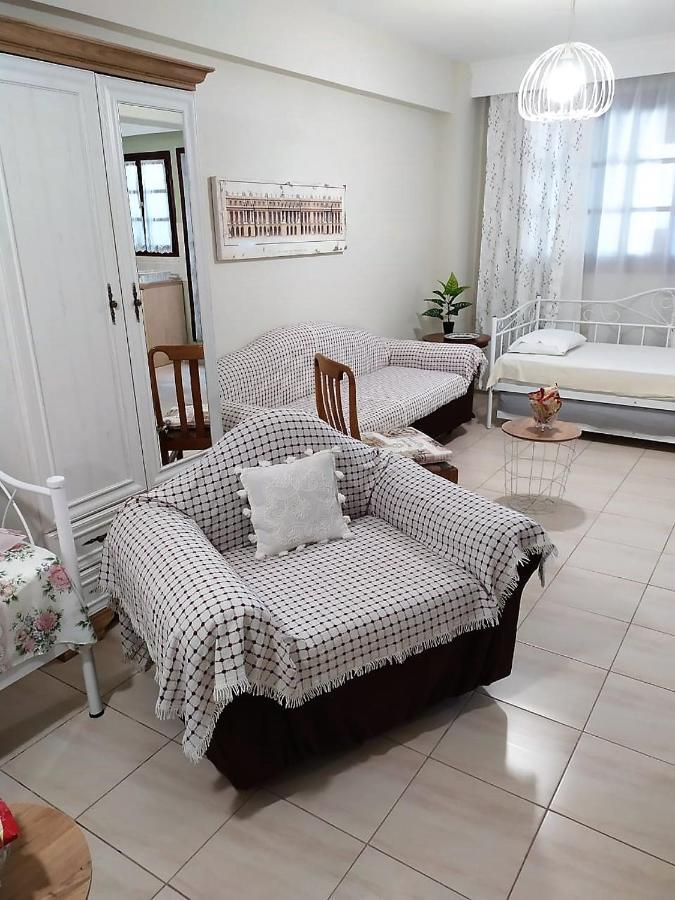 Retro Beach House เนอาเปรามอส ภายนอก รูปภาพ