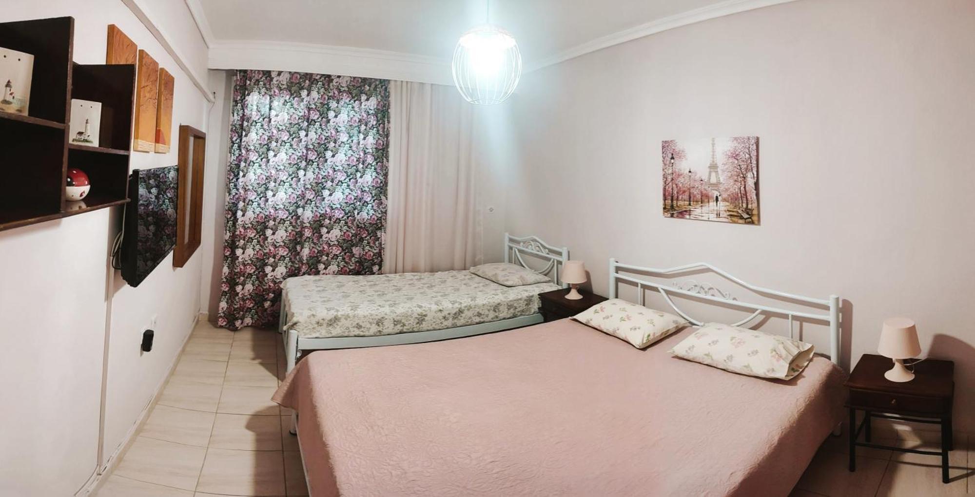 Retro Beach House เนอาเปรามอส ภายนอก รูปภาพ