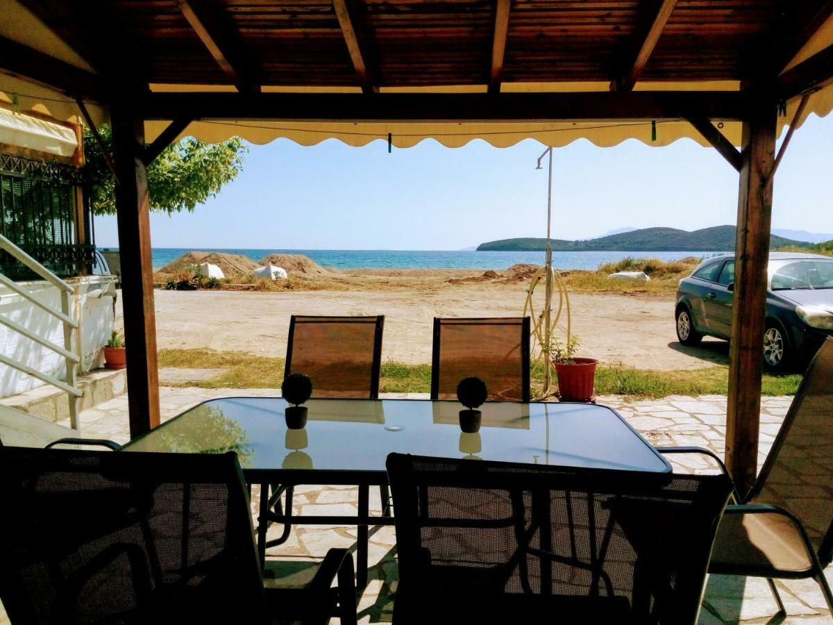 Retro Beach House เนอาเปรามอส ภายนอก รูปภาพ